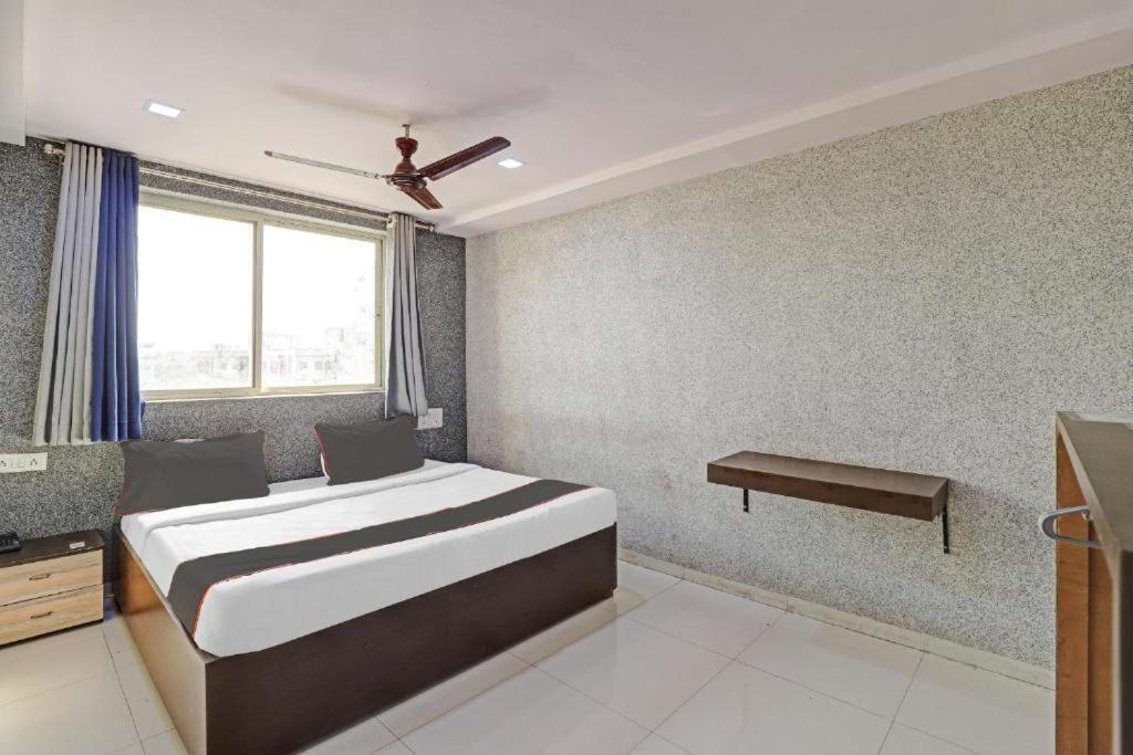 Hotel Mayura, Ankleshwar Extérieur photo
